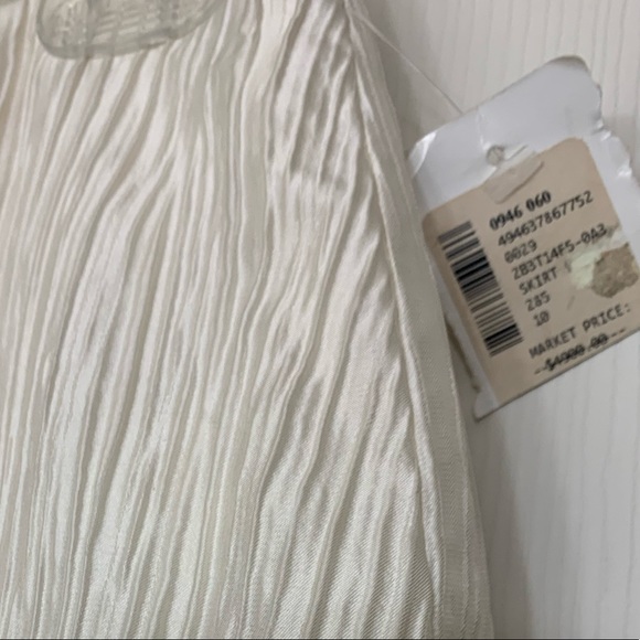 Beautiful Valentino skirt - Picture 2 of 11